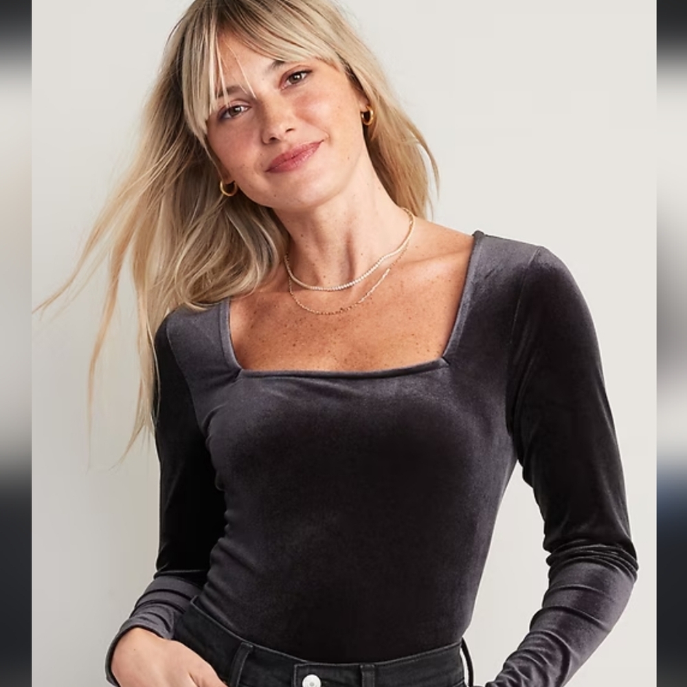 Old Navy women's velvet sweater